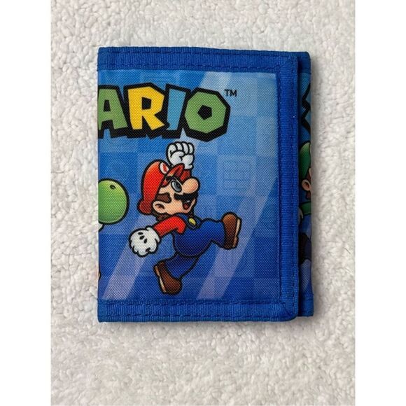 Super Mario Bros Trifold Wallet - Picture 1 of 7